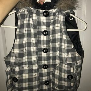 Sleeveless winter vest with hoodie
